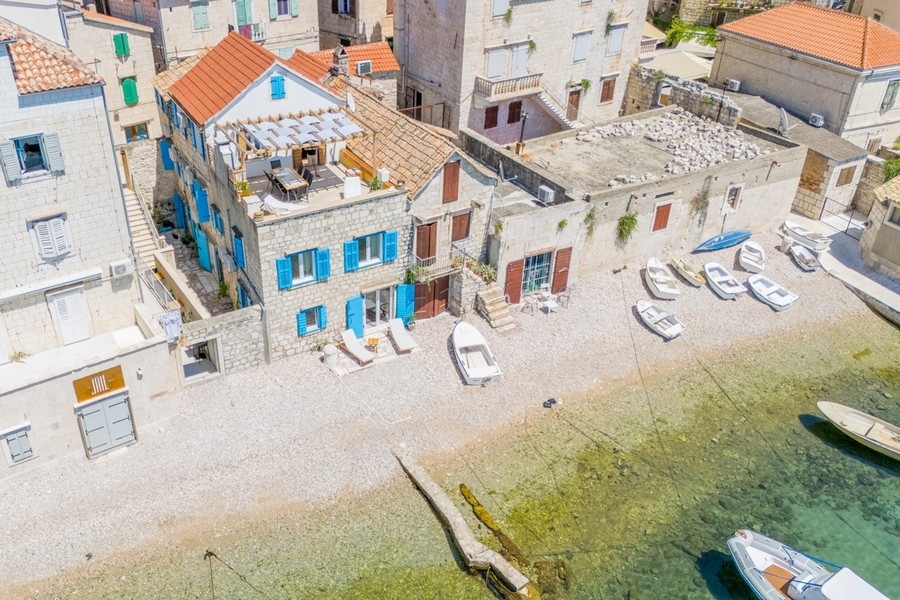 Maison en Dalmatie à vendre - maison traditionnelle en pierre.