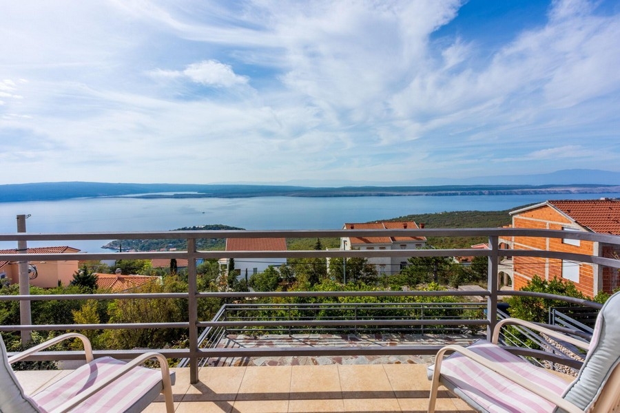 Vue mer depuis la terrasse de la maison H3821 près de Crikvenica en Croatie.