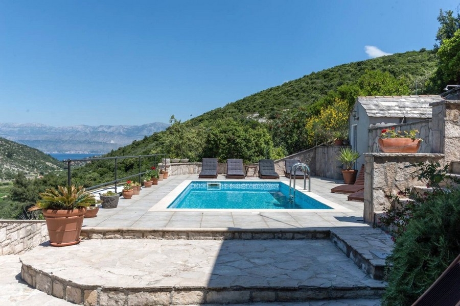Piscine et vue mer de la maison en pierre H3828, Croatie.