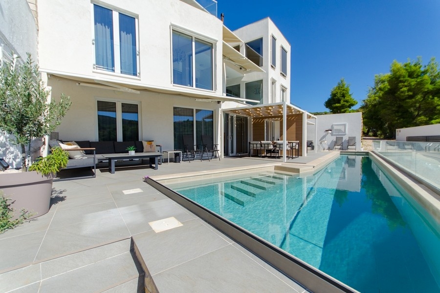 Villa avec piscine à vendre en Croatie sur l'île de Brac, Dalmatie.