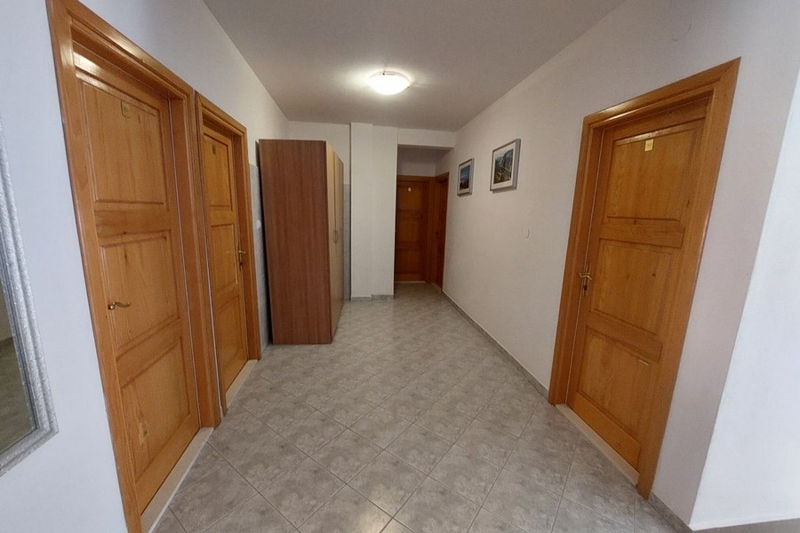Couloir avec chambres d'hôtes