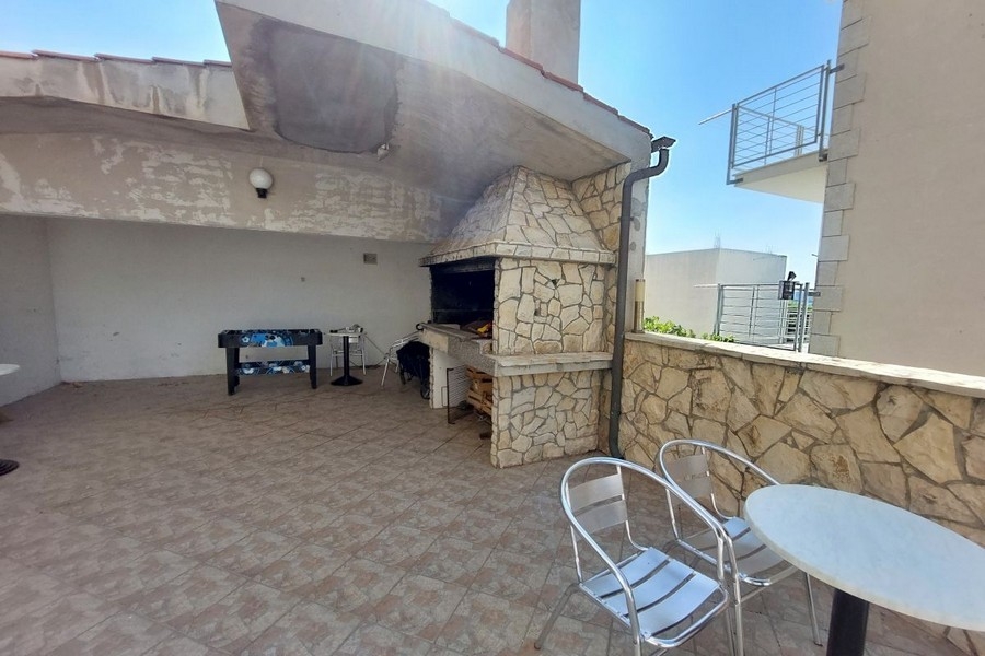 Terrasse avec barbecue