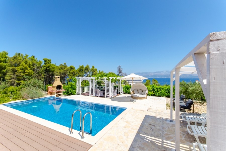 Maison avec piscine à vendre sur l'île de Brac.