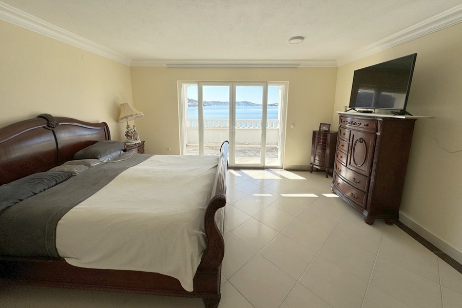Chambre avec balcon et vue sur la mer