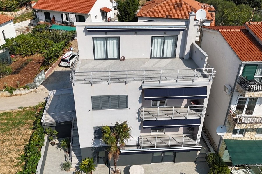 Immeuble d'appartements en bord de mer à vendre en Croatie.