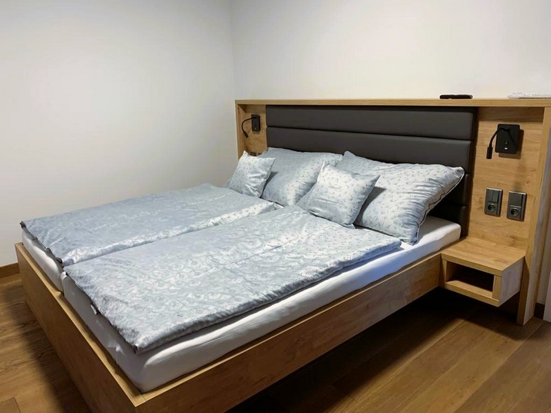 Chambre avec lit double, villa moderne, Croatie