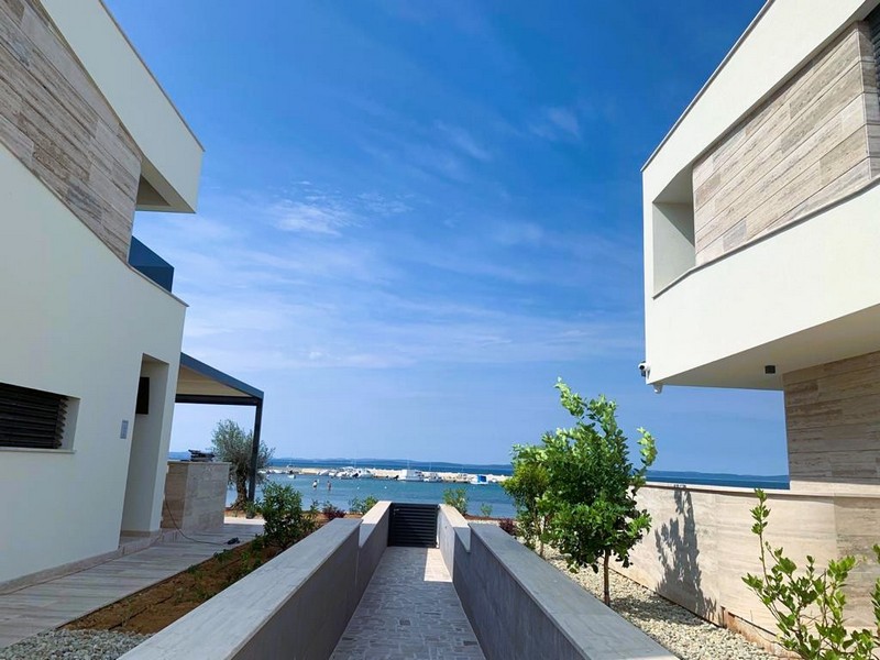 Villas de luxe près de la mer à Privlaka.