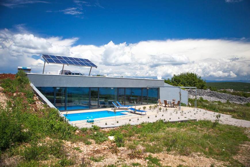 Villa avec piscine à l'architecture moderne en Croatie à vendre.