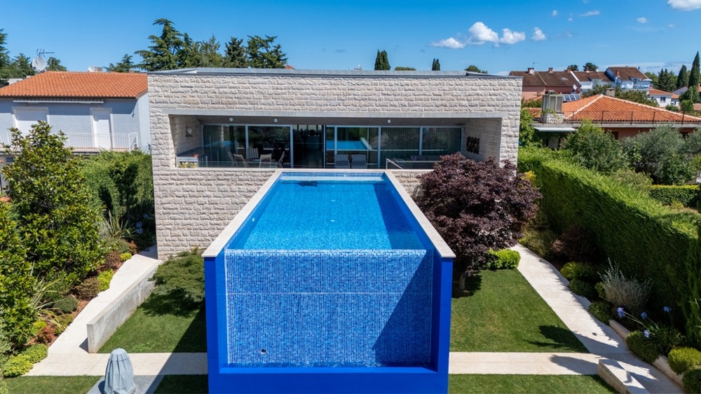 Villa moderne près de la mer à vendre à Umag, Istrie.