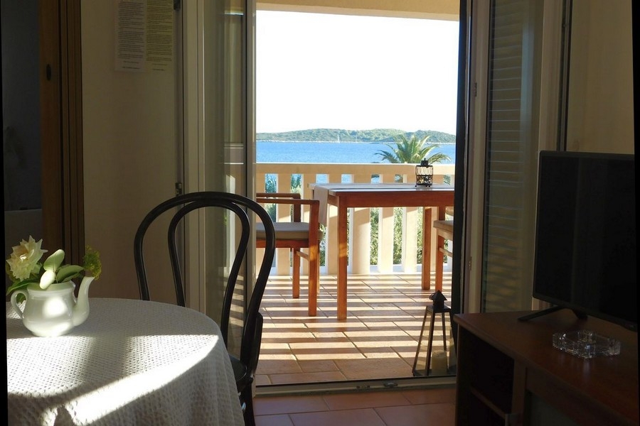 Balcon avec vue mer et accès depuis le séjour