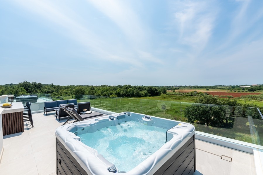 Toit-terrasse de la villa H3861 - à vendre dans la région de Porec, Istrie.