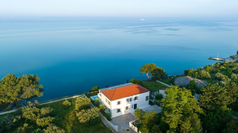 Villa exclusive avec vue mer et accès direct à l'eau près de Zadar
