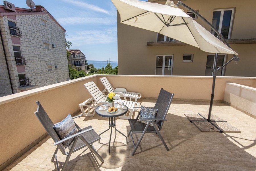 Vue sur la mer depuis la terrasse de la maison H3868 en Croatie.