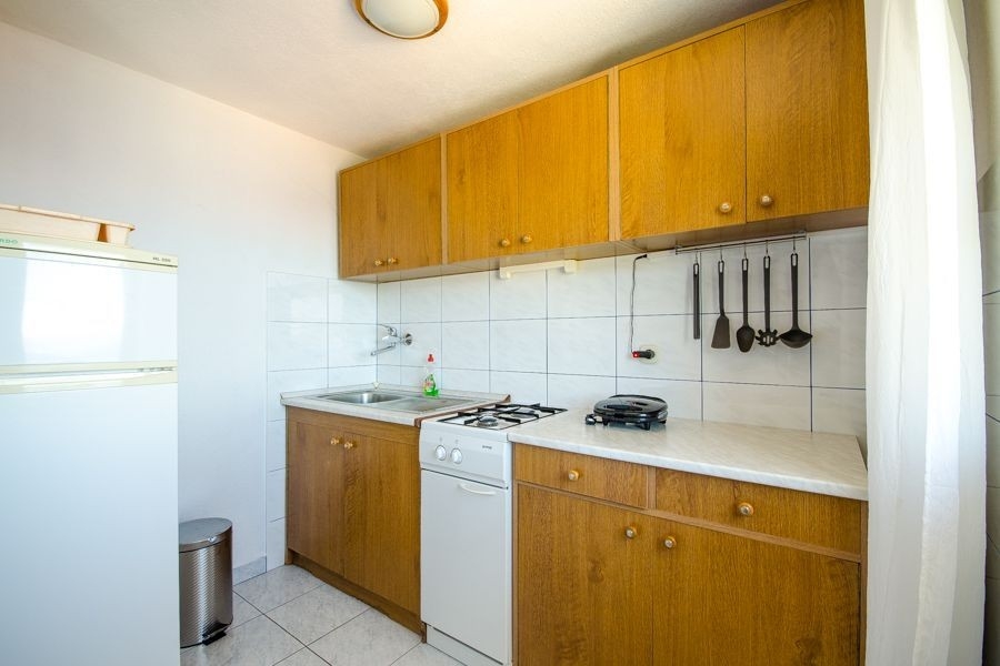 Cuisine compacte avec électroménager