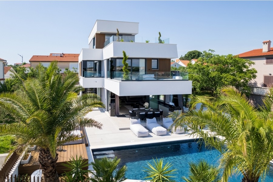 Villa de luxe en 1re ligne sur la mer à vendre en Dalmatie.