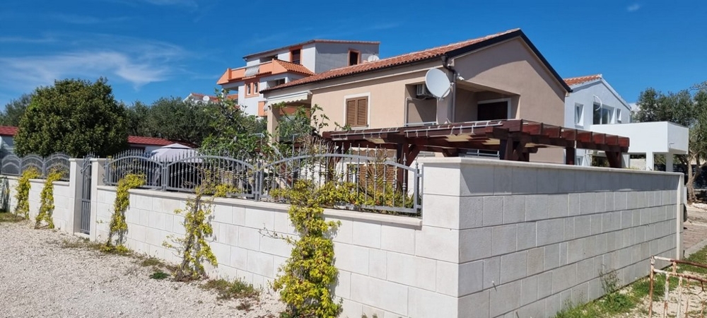 Maison proche de la mer à vendre près de Zadar.