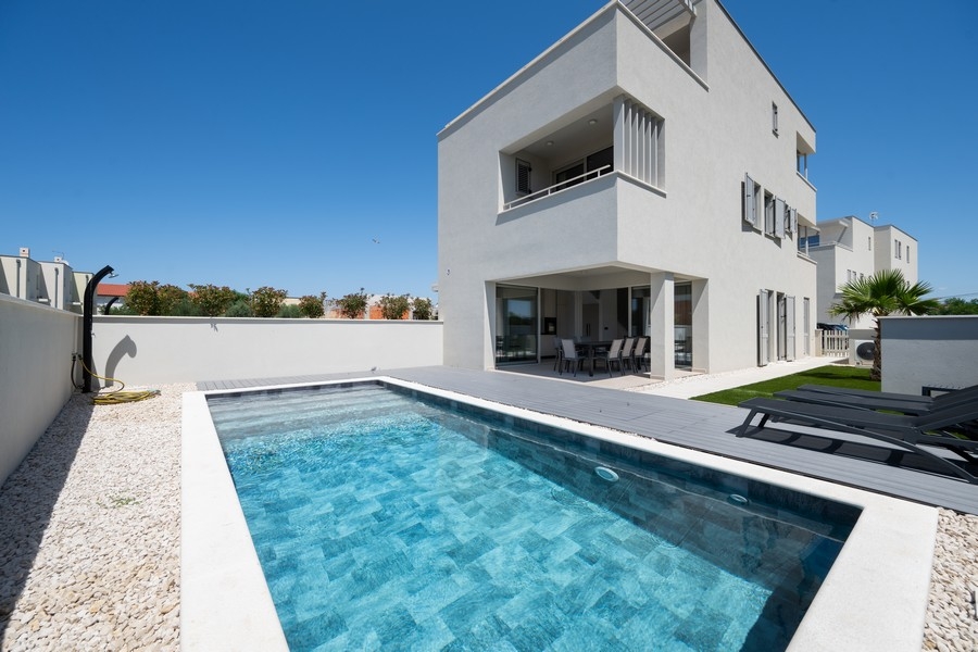 Maison jumelée avec vue mer à vendre à Privlaka en Croatie H3883