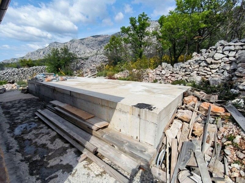 Chantier derrière la maison.