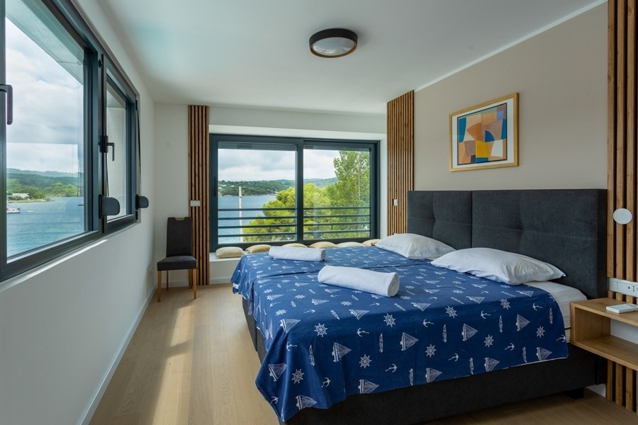 Chambre avec vue sur la mer.