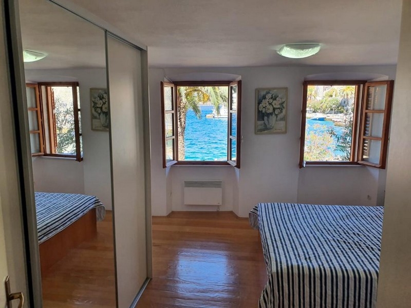Chambre avec vue mer et placard intégré