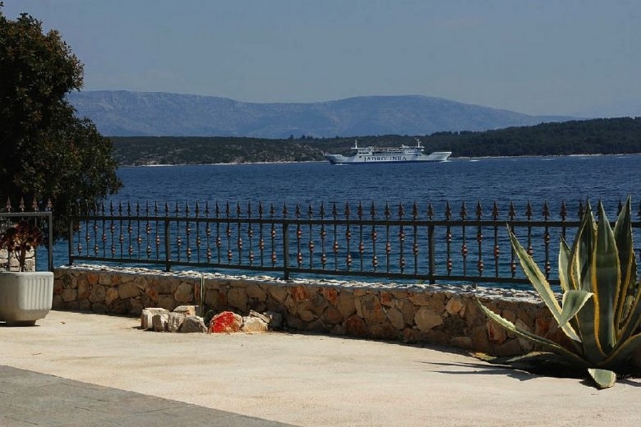 Terrasse avec vue sur la mer et la côte