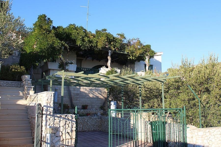 Maison méditerranéenne directement en bord de mer à vendre - H3920, Dalmatie.