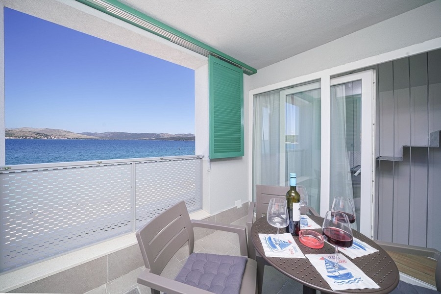 Vue mer depuis la terrasse du bien H3922 près de Sibenik.