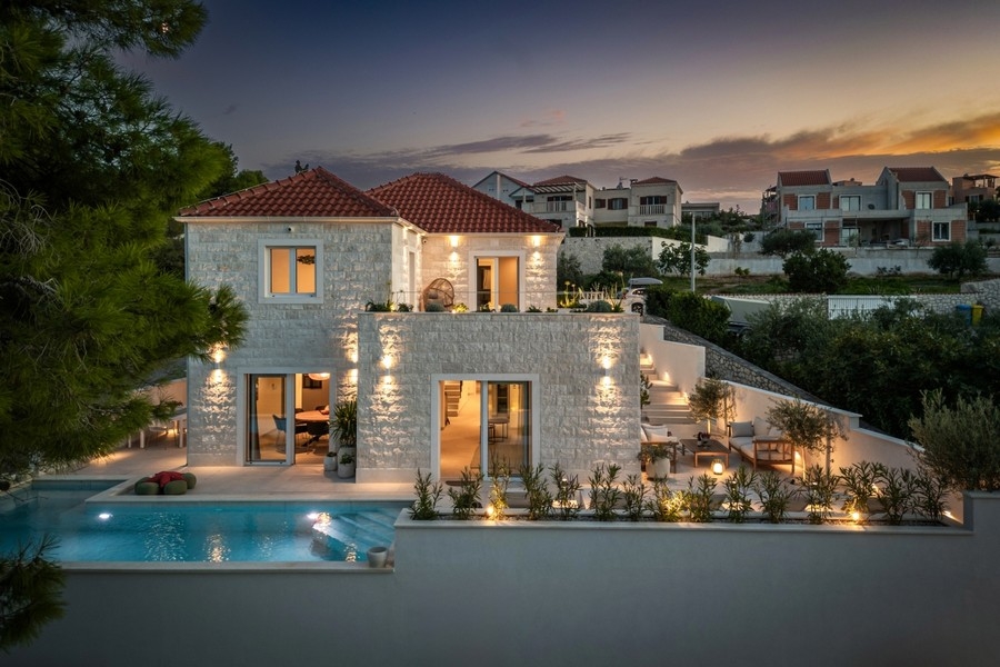 Villa méditerranéenne en pierre à vendre en Croatie sur Brac - H3926.