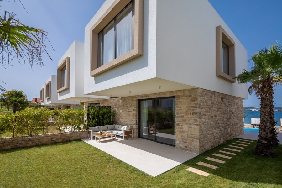 Villa moderne avec vue mer et jardin