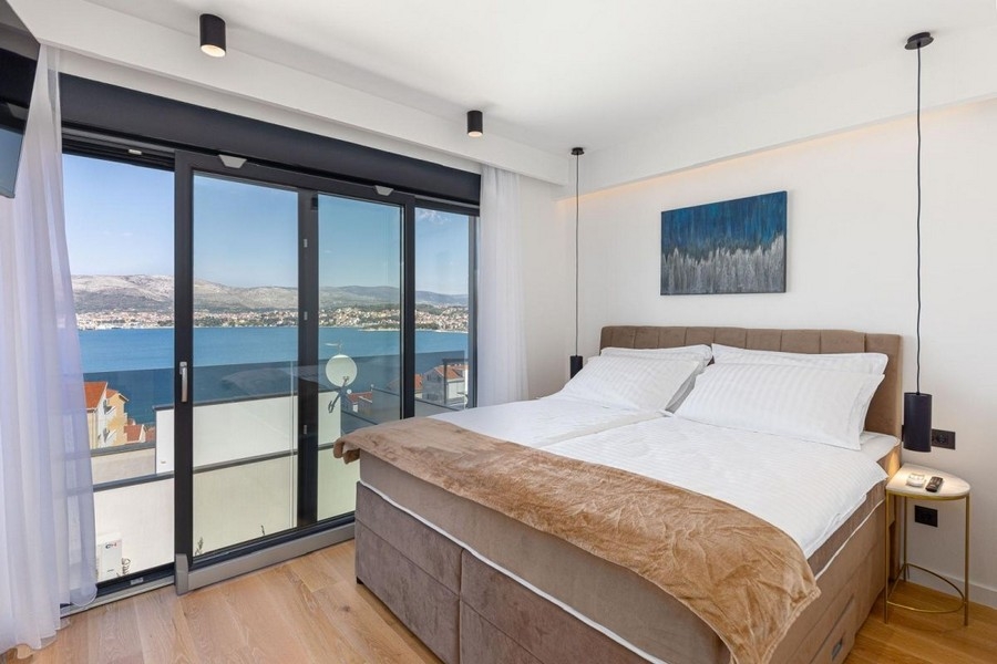 Chambre avec vue mer et accès au balcon
