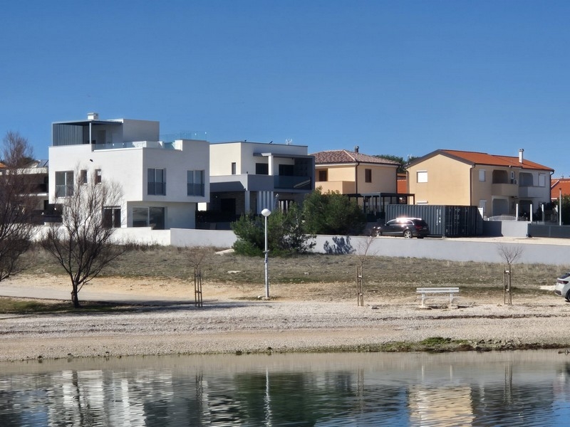 Villa en bord de mer sur l'île de Vir en Croatie.