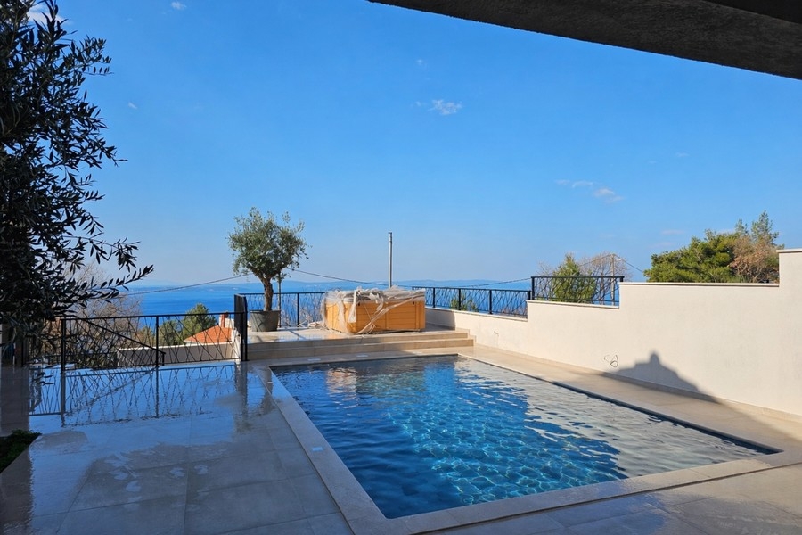 Maison avec piscine et vue mer près de Podstrana, Split en Croatie.
