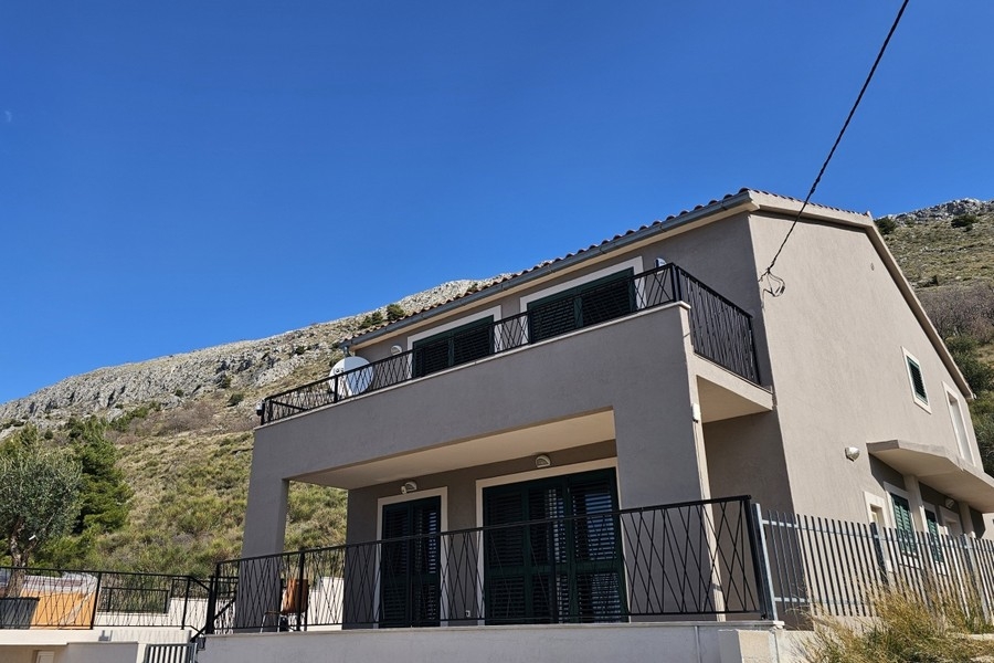 Maison moderne près de Split en Croatie à vendre.