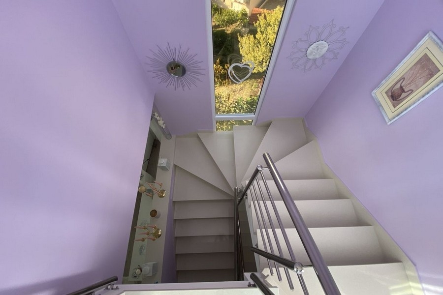 Cage d'escalier au design moderne