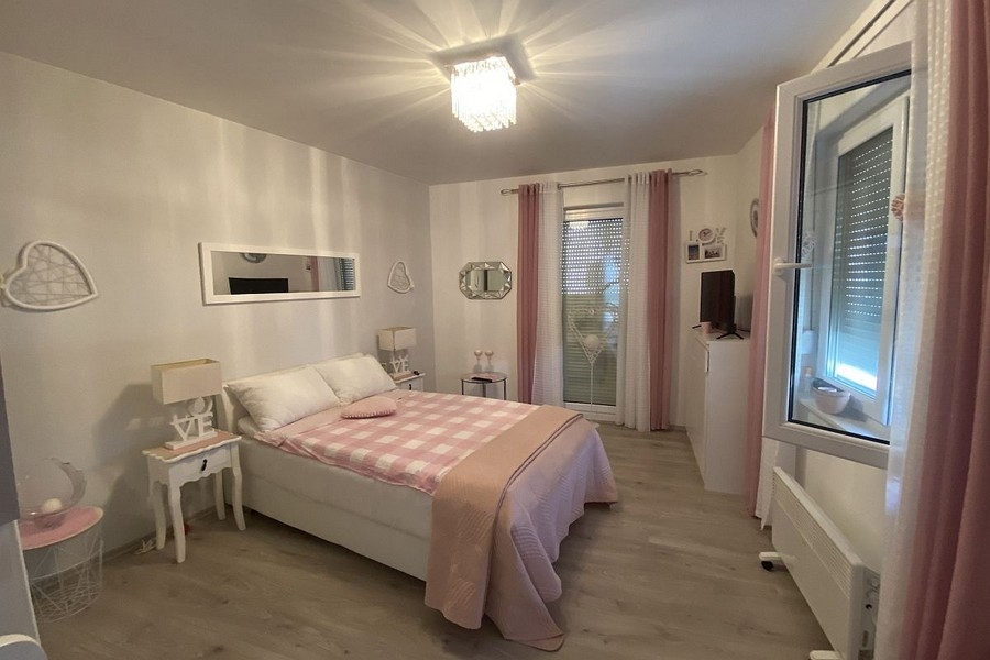 Chambre avec accès au balcon