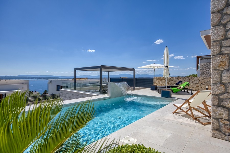 Bien moderne en Croatie avec piscine et vue panoramique sur la mer