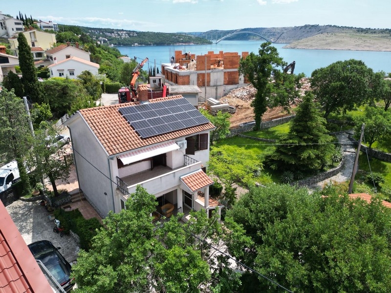 Maison avec vue mer près de la côte en Croatie
