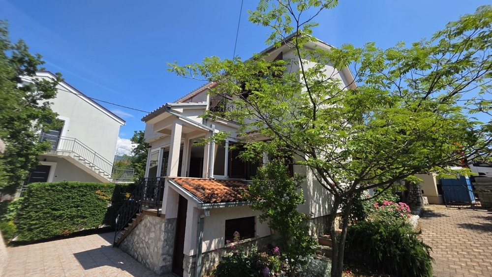 Maison individuelle avec jardin méditerranéen
