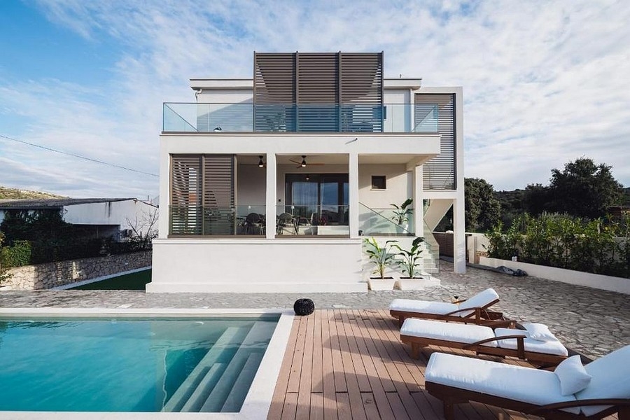 Villa moderne avec piscine en Croatie