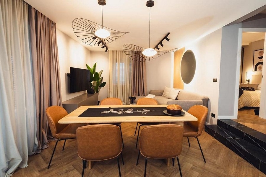 Séjour et coin repas avec luminaires design