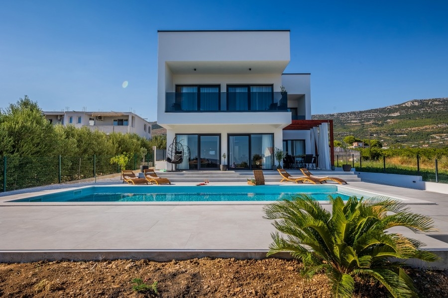 Villa moderne avec piscine en Croatie