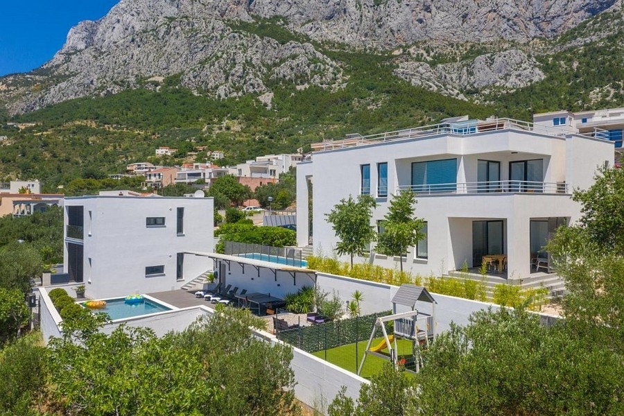 Villa moderne avec piscine et vue mer en Croatie