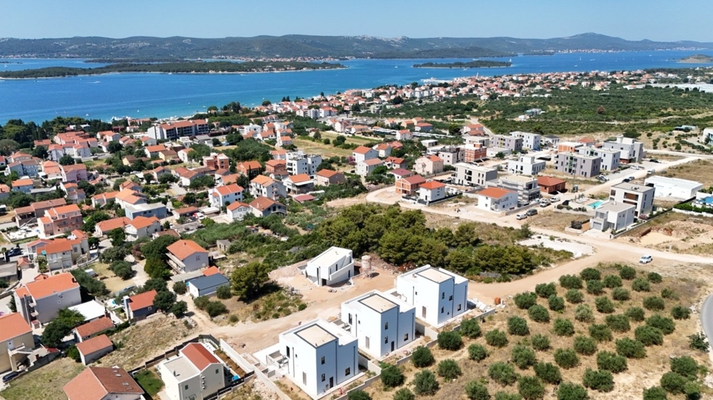 Vue panoramique sur la mer et les îles depuis le rooftop