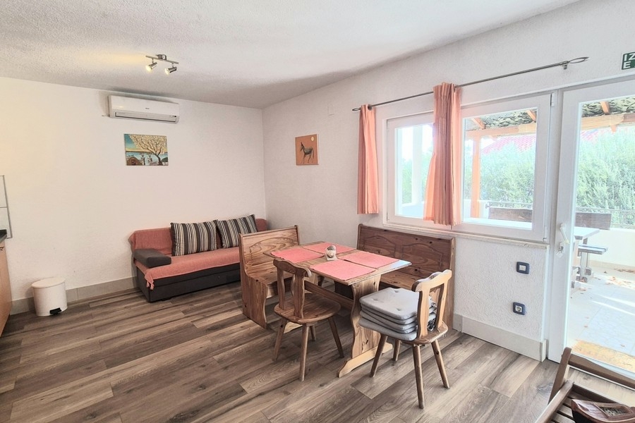 Séjour et coin repas du deuxième appartement