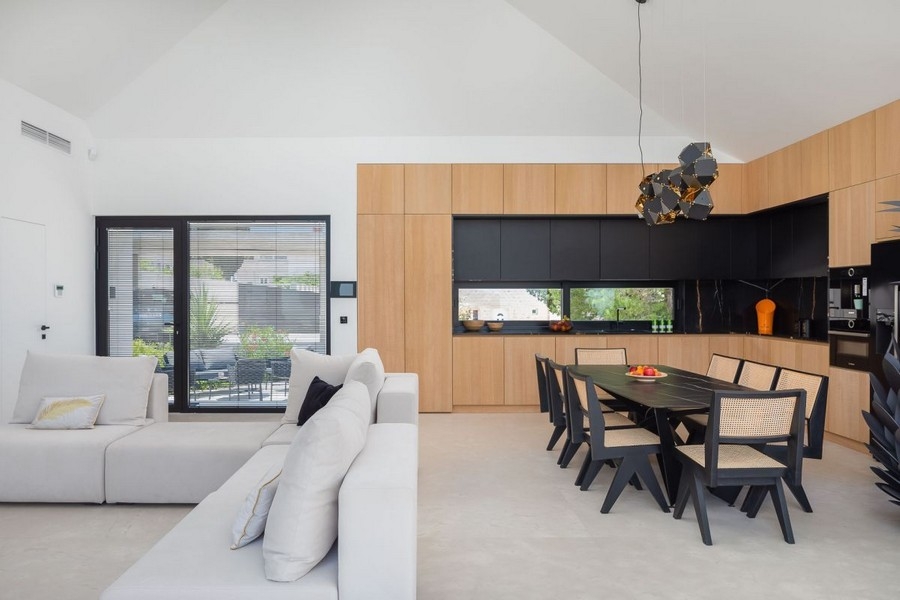 Cuisine ouverte avec coin repas