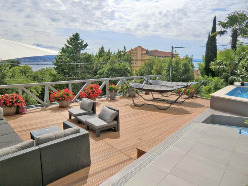 Intérieur également luxueux avec équipement de qualité.