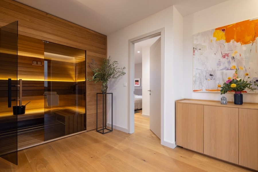 Salle de bains moderne de la villa en Croatie