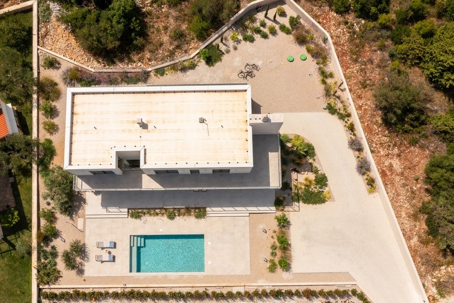 Villa avec piscine et jardin méditerranéen