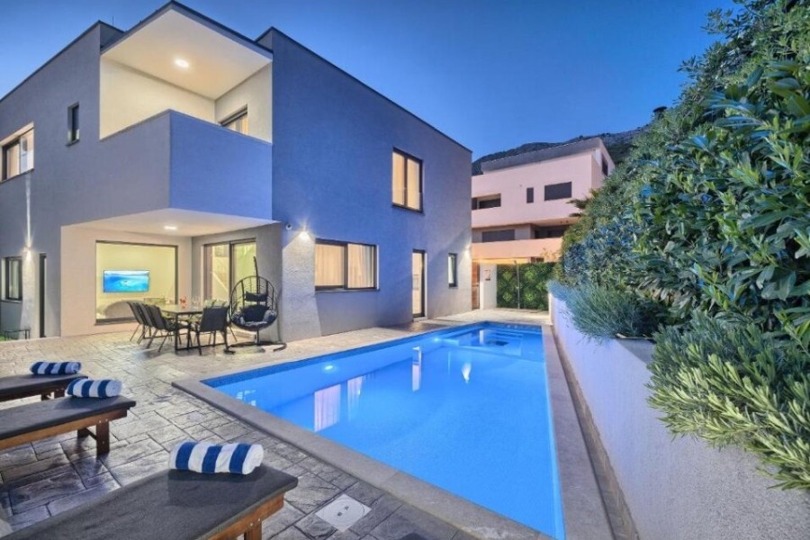 Villa de luxe moderne avec piscine et terrasse à Podstrana