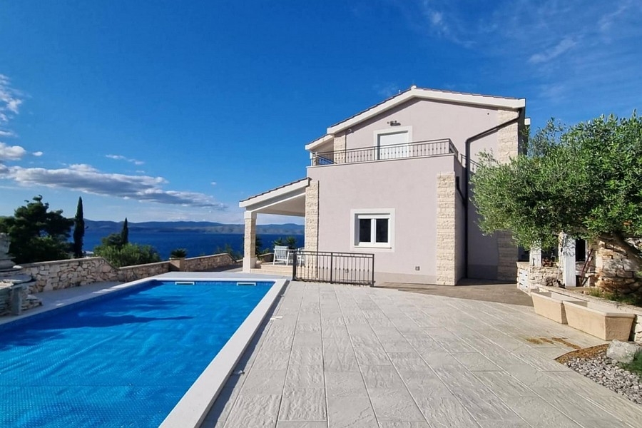 Villa avec piscine et vue mer en Croatie